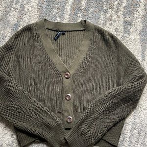 Cropped knitted sweater